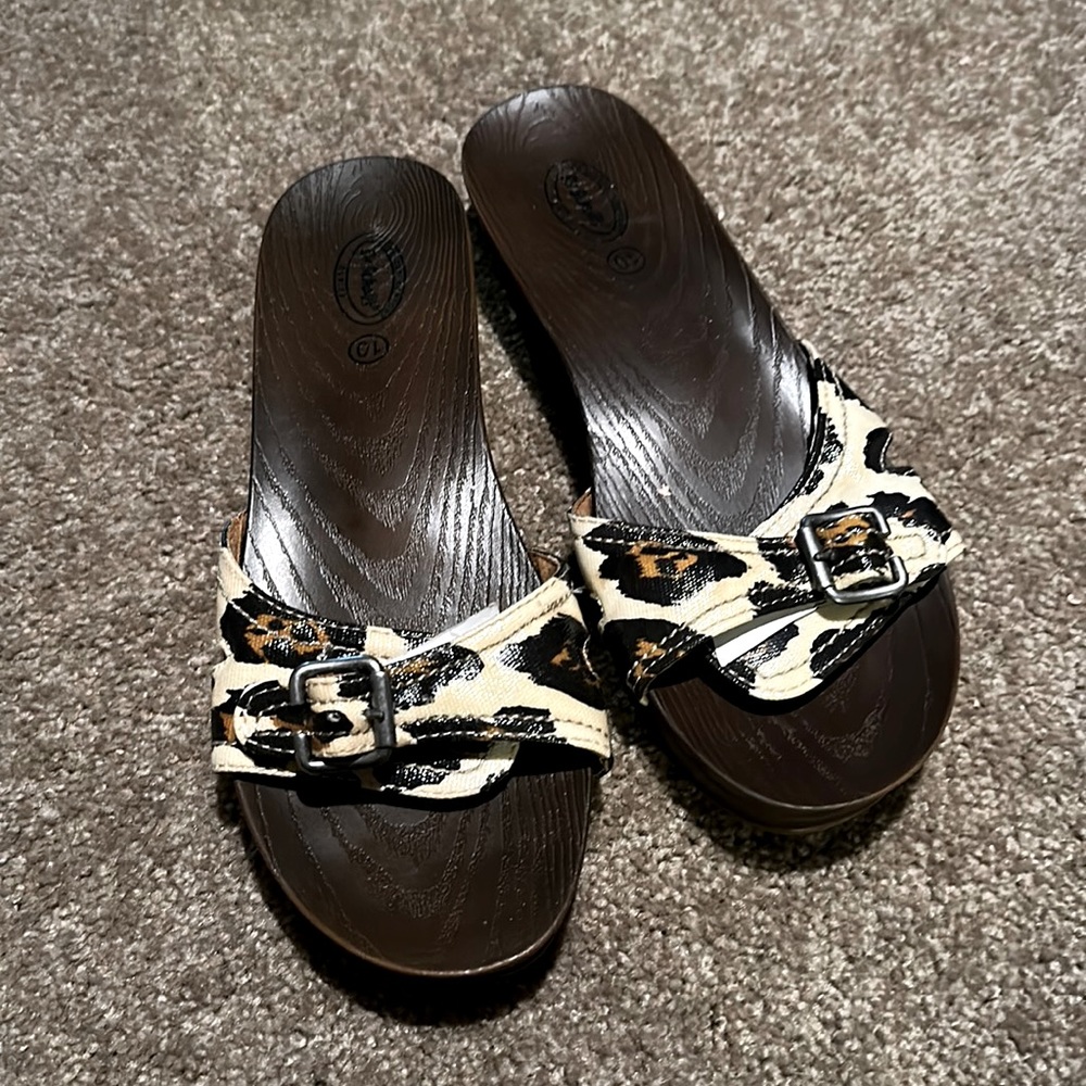 Women’s animal print sandal